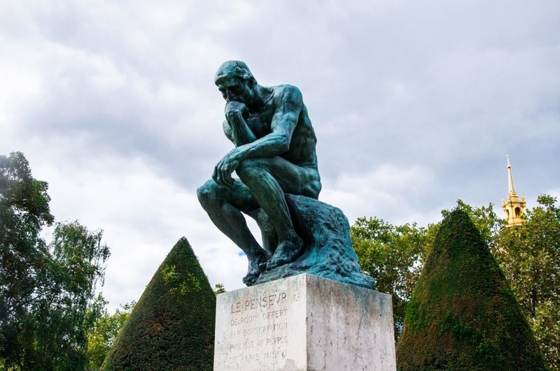 "O Pensador", de Auguste Rodin (Musée Rodin, Paris) Créditos da Imagem: Yuliia Fesyk / Shutterstock.com